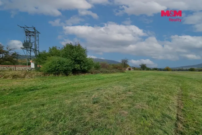 Prodej pozemku pro bydlení, Valeč, 1556 m2