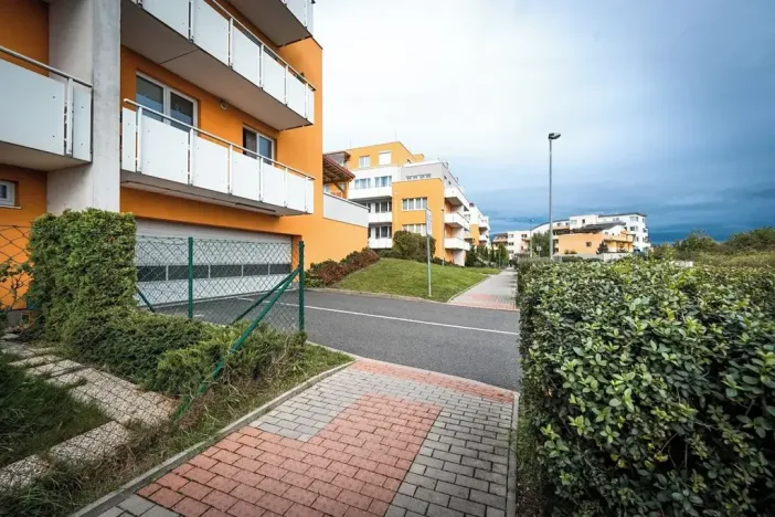 Pronájem bytu 1+kk, Praha - Kyje, Sicherova, 33 m2