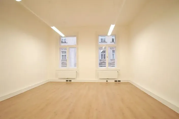 Pronájem kanceláře, Praha - Vinohrady, náměstí Míru, 92 m2