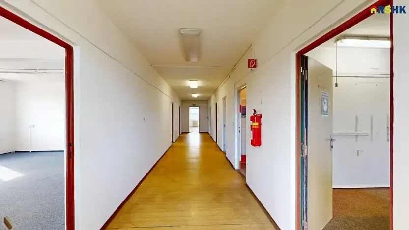 Pronájem kanceláře, Hradec Králové, Akademika Bedrny, 602 m2
