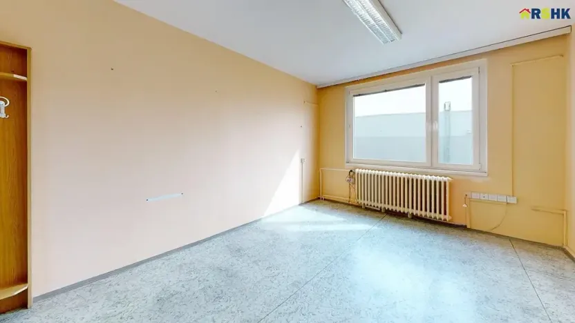 Pronájem kanceláře, Hradec Králové, Akademika Bedrny, 602 m2
