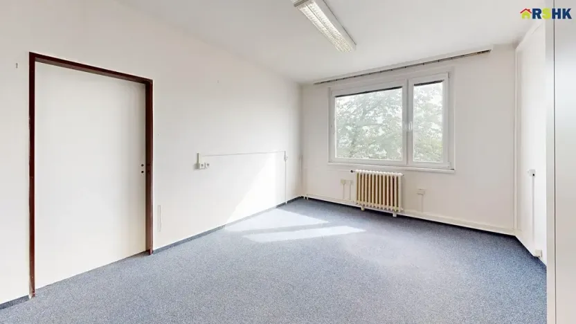 Pronájem kanceláře, Hradec Králové, Akademika Bedrny, 602 m2