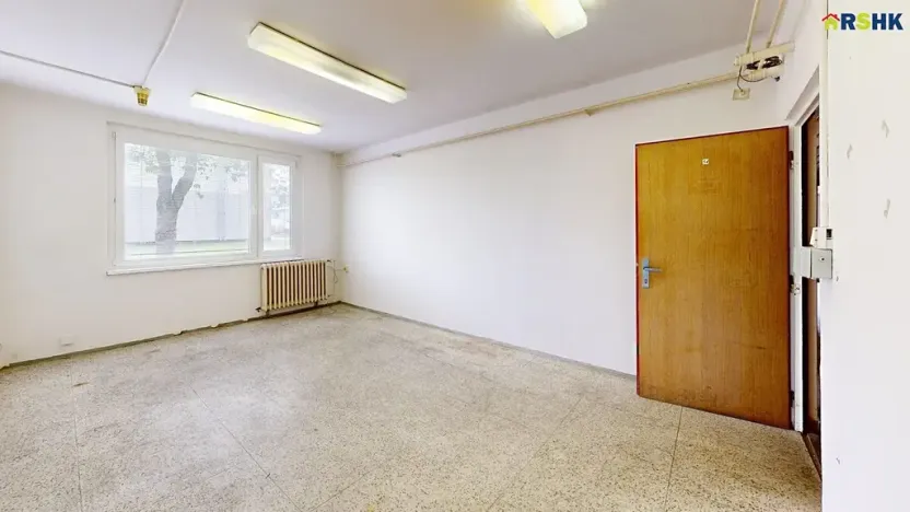 Pronájem kanceláře, Hradec Králové, Akademika Bedrny, 602 m2