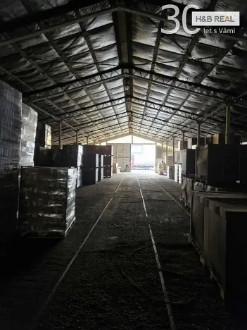 Pronájem skladu, Slušovice, 1300 m2