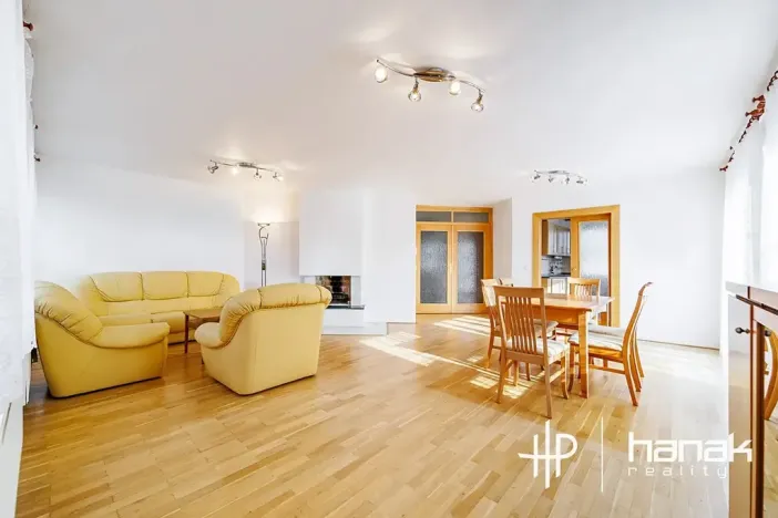 Pronájem rodinného domu, Doloplazy, 276 m2