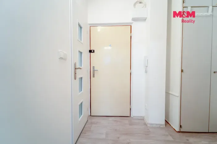 Prodej bytu 1+kk, Plzeň - Severní Předměstí, Sokolovská, 28 m2