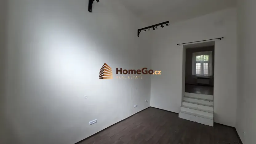 Pronájem obchodního prostoru, Praha - Vršovice, Žitomírská, 33 m2