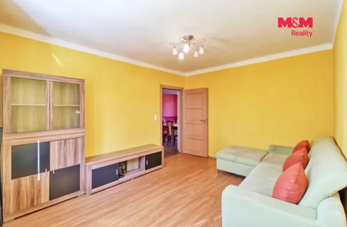 Prodej bytu 3+1, Ostrov, Luční, 89 m2
