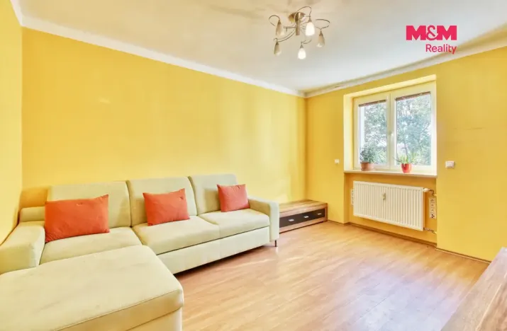 Prodej bytu 3+1, Ostrov, Luční, 89 m2