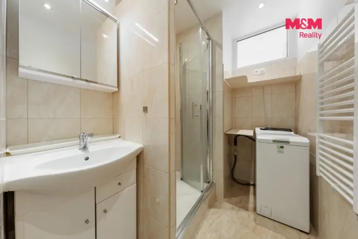 Prodej bytu 3+1, Karlovy Vary, Šumavská, 64 m2