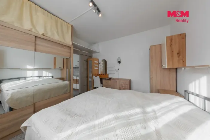 Prodej bytu 3+1, Karlovy Vary, Šumavská, 64 m2