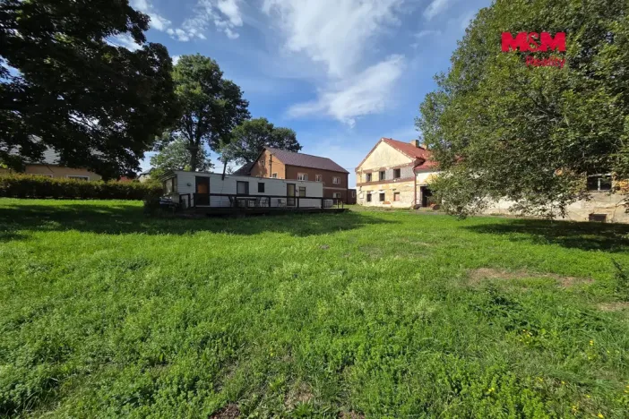 Prodej rodinného domu, Chlum Svaté Maří, Školní, 420 m2