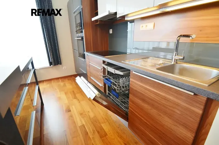 Pronájem bytu 2+kk, Praha - Jinonice, Laténská, 68 m2