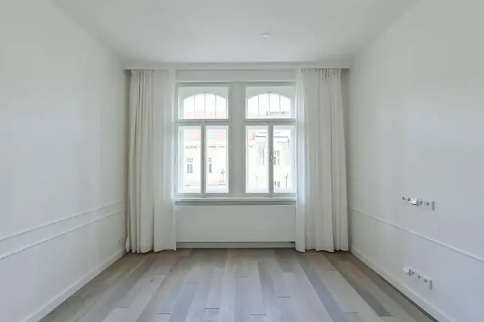 Pronájem bytu 2+kk, Praha - Vinohrady, náměstí Jiřího z Poděbrad, 56 m2