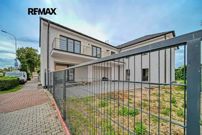 Pronájem bytu 1+kk, Velký Osek, Revoluční, 22 m2