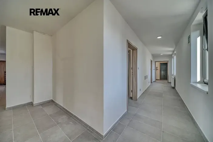 Pronájem bytu 1+kk, Velký Osek, Revoluční, 22 m2