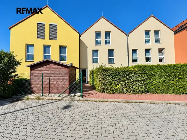 Pronájem bytu 3+kk, Praha - Cholupice, Podchýšská, 74 m2