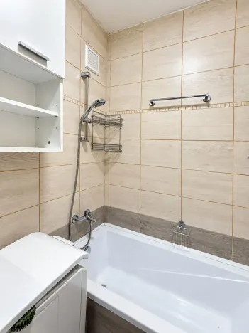 Prodej bytu 2+1, Kadaň, Chomutovská, 53 m2