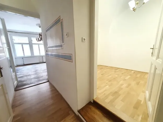 Pronájem bytu 2+kk, Praha - Malá Strana, Malostranské náměstí, 48 m2
