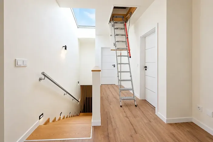 Prodej vícegeneračního domu, Šestajovice, Komenského, 275 m2