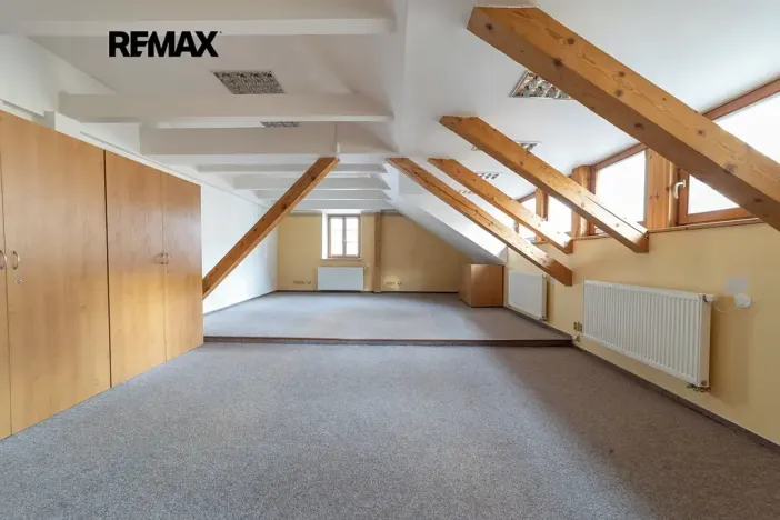 Prodej činžovního domu, Šumperk, nám. Míru, 220 m2