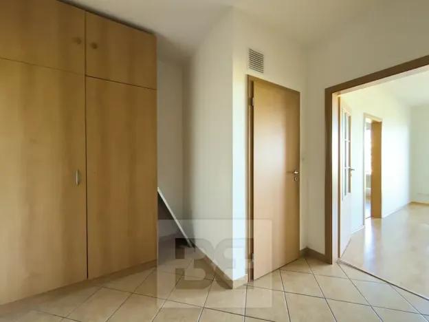 Pronájem bytu 2+kk, Praha - Dolní Měcholupy, Kryšpínova, 48 m2