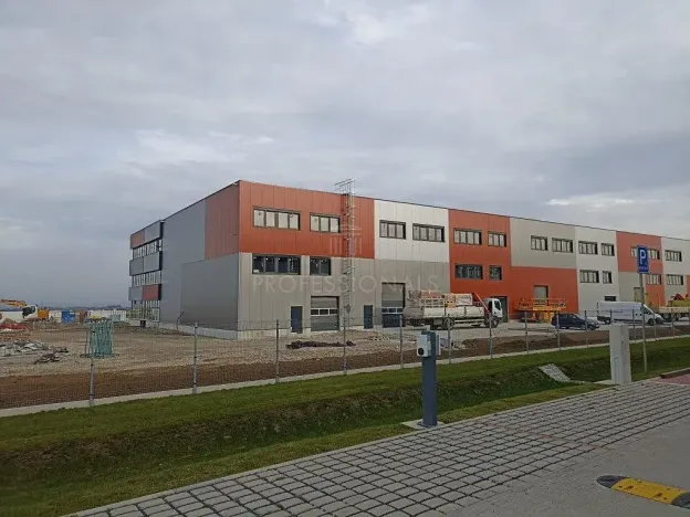 Pronájem skladu, Praha - Horní Počernice, K Bílému vrchu, 1650 m2