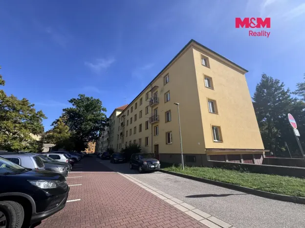 Pronájem bytu 2+kk, Pardubice - Zelené Předměstí, Benešovo náměstí, 49 m2