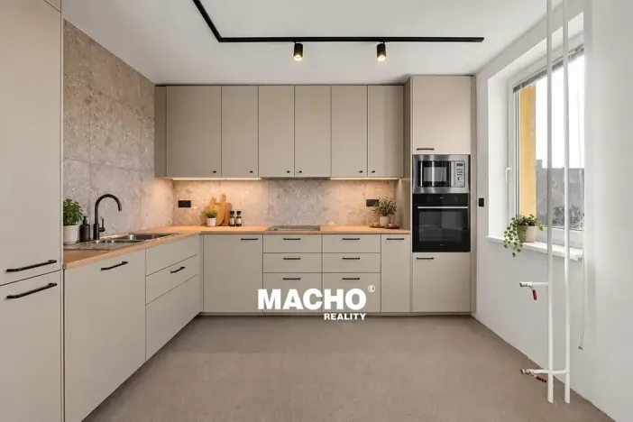 Pronájem bytu 3+kk, Praha - Modřany, Poljanovova, 65 m2