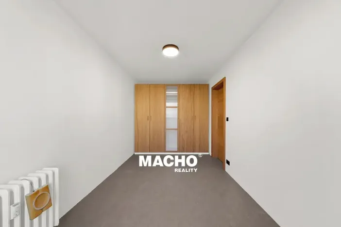 Pronájem bytu 3+kk, Praha - Modřany, Poljanovova, 65 m2