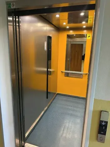 Prodej bytu 3+1, Praha - Kobylisy, Famfulíkova, 70 m2