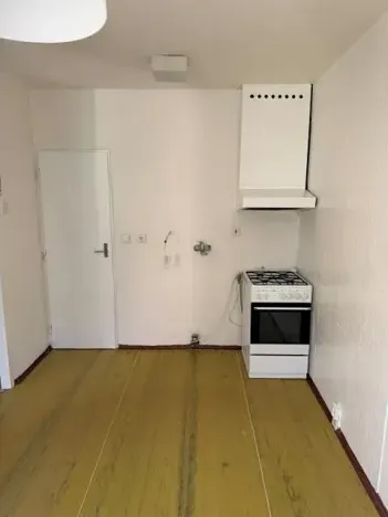Prodej bytu 3+1, Praha - Kobylisy, Famfulíkova, 70 m2