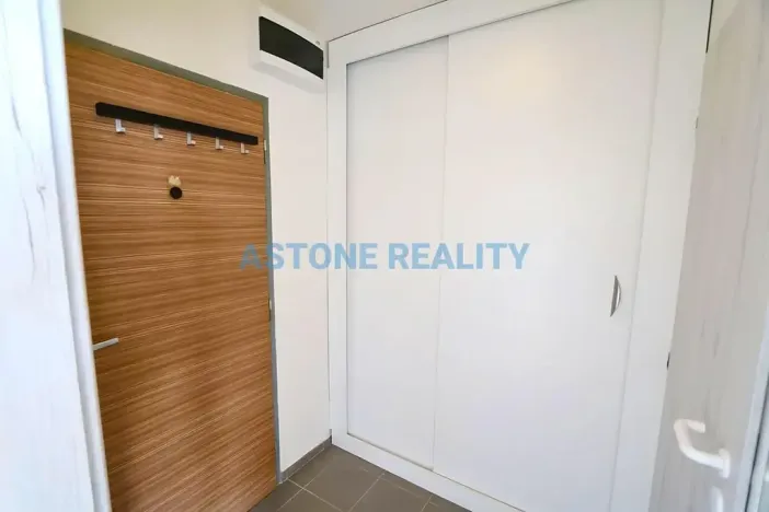 Pronájem bytu 1+kk, Praha - Troja, Krynická, 30 m2