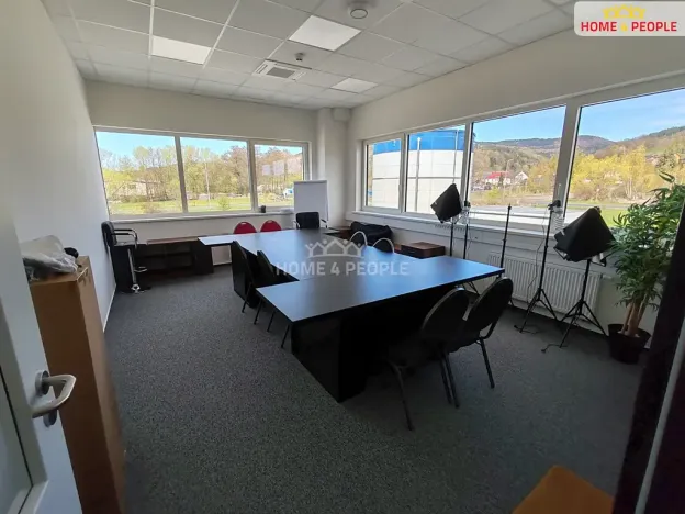 Pronájem skladu, Ostrov, 4400 m2