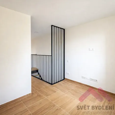 Pronájem bytu 2+kk, Praha - Vokovice, Oválová, 47 m2