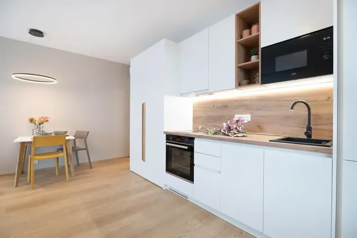 Pronájem bytu 1+kk, Praha - Prosek, Litoměřická, 32 m2