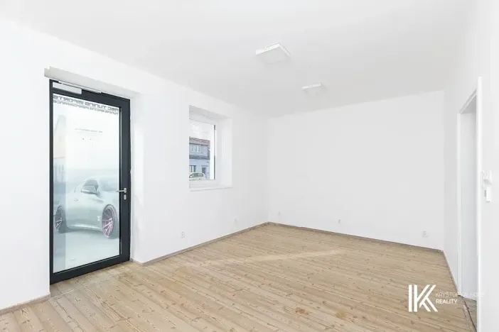 Pronájem obchodního prostoru, Pardubice, Chrudimská, 131 m2