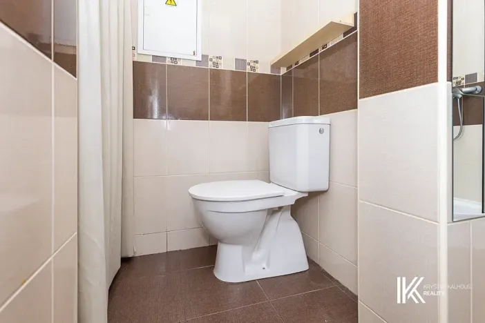 Pronájem obchodního prostoru, Pardubice, Chrudimská, 131 m2