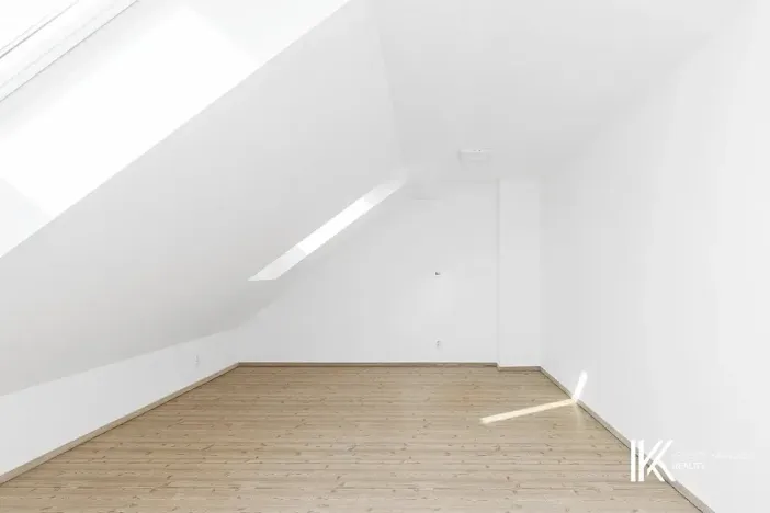Pronájem obchodního prostoru, Pardubice, Chrudimská, 131 m2
