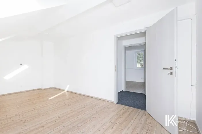 Pronájem obchodního prostoru, Pardubice, Chrudimská, 131 m2