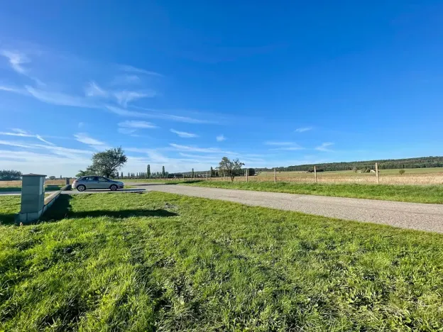 Prodej komerčního pozemku, Horka I, 3923 m2