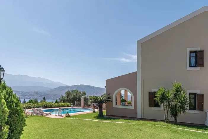 Prodej vily, Stérnes Héraklion, Řecko, 340 m2