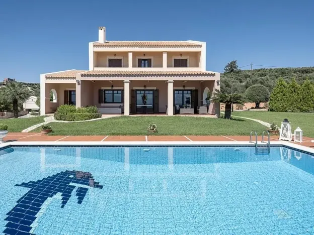 Prodej vily, Stérnes Héraklion, Řecko, 340 m2