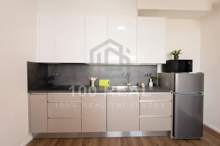 Pronájem bytu 2+kk, Pardubice, třída Míru, 44 m2