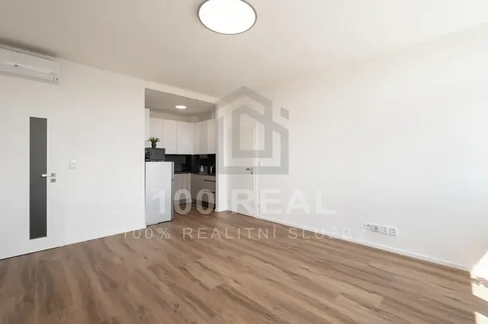 Pronájem bytu 2+kk, Pardubice, třída Míru, 52 m2