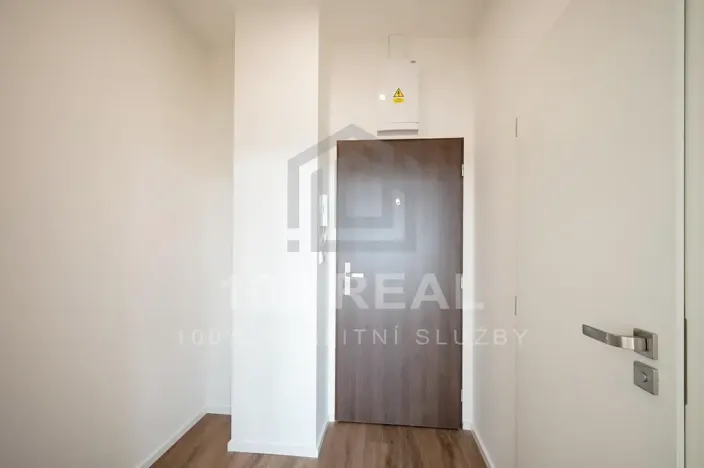 Pronájem bytu 1+kk, Pardubice, třída Míru, 37 m2