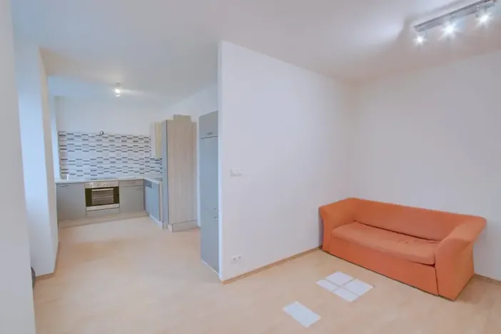Pronájem bytu 1+kk, Brno, Tkalcovská, 30 m2
