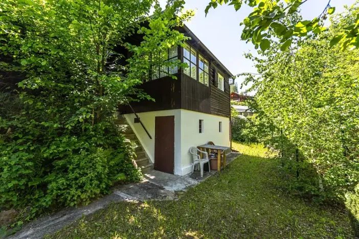 Prodej chaty, Černolice, V Dolečku, 28 m2
