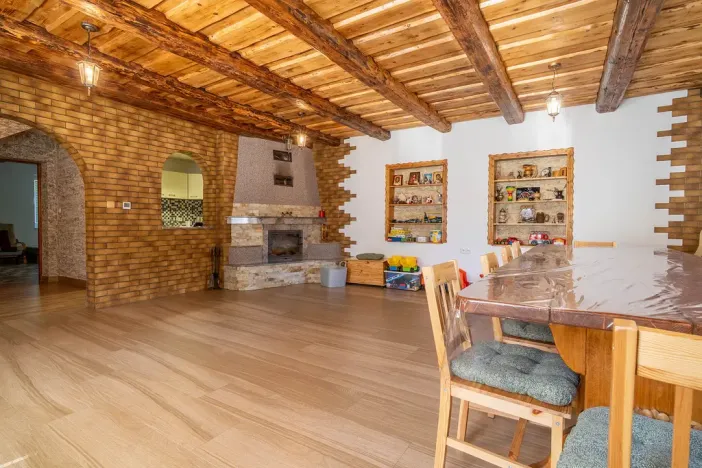 Prodej rodinného domu, Stará Paka - Roškopov, 216 m2