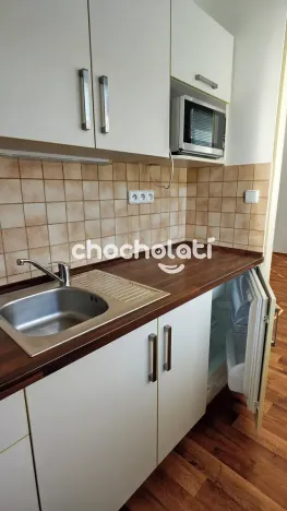 Pronájem bytu 1+kk, Pardubice, Varšavská, 28 m2